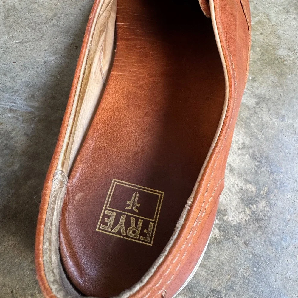 Vintage Y2K Frye Leather Zip Front Slip On Sneaker Cognac Tan Shoes 9.5